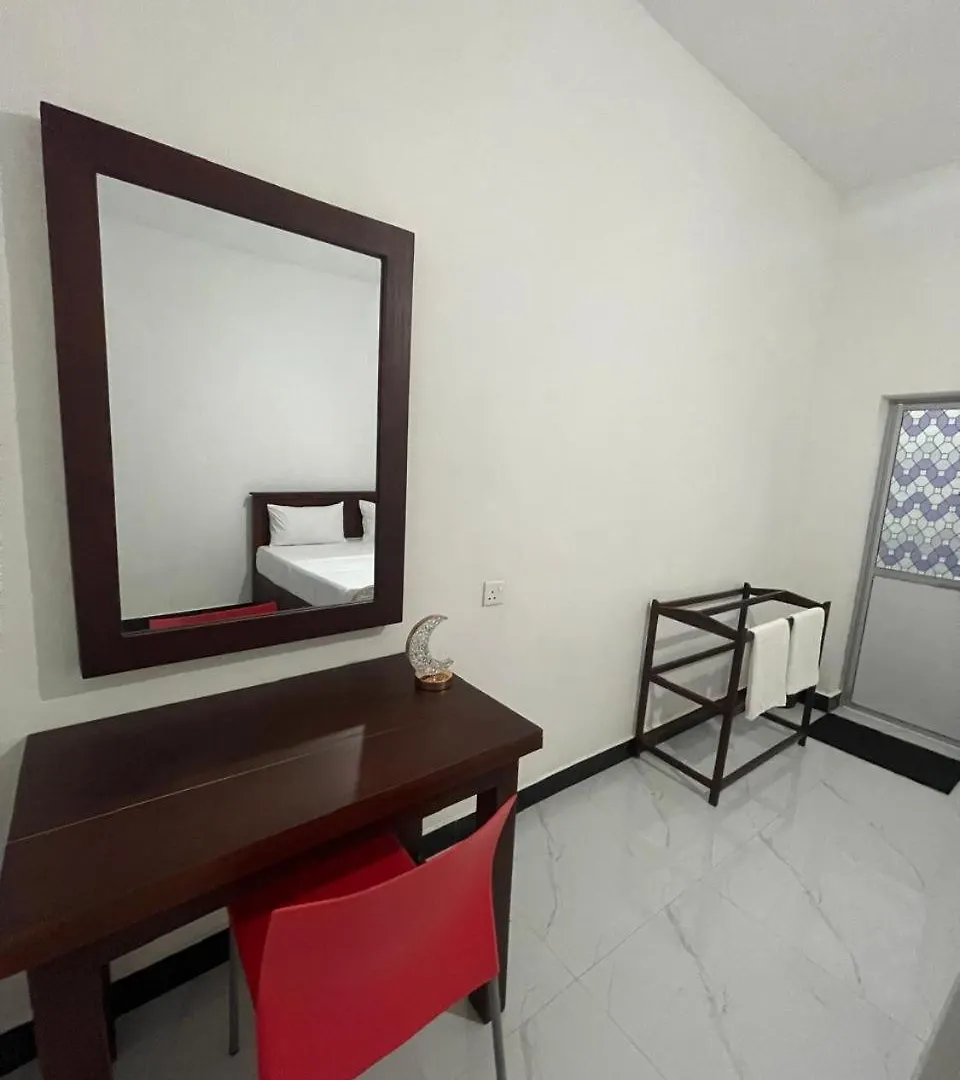 Golden Paradise Transit Hotel Katunayake 0*,  Sri Lanka