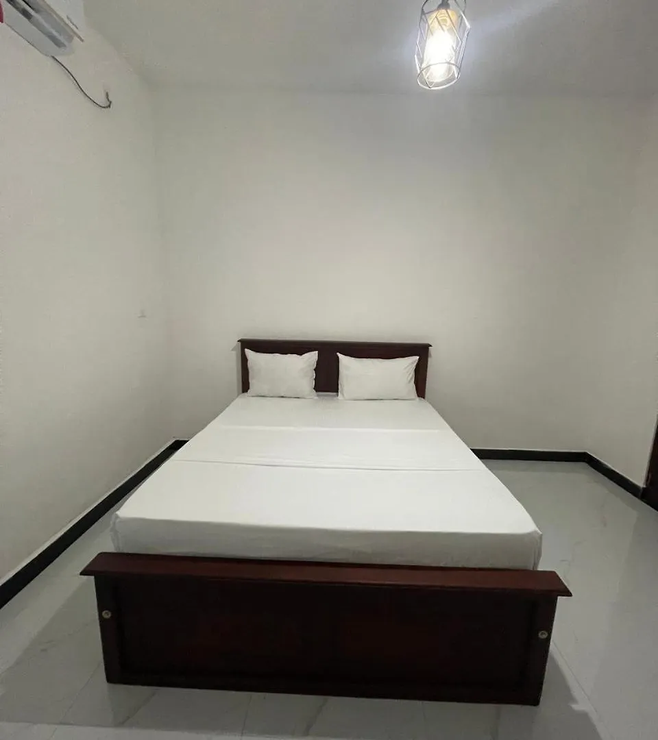 Golden Paradise Transit Hotel Katunayake 0*,