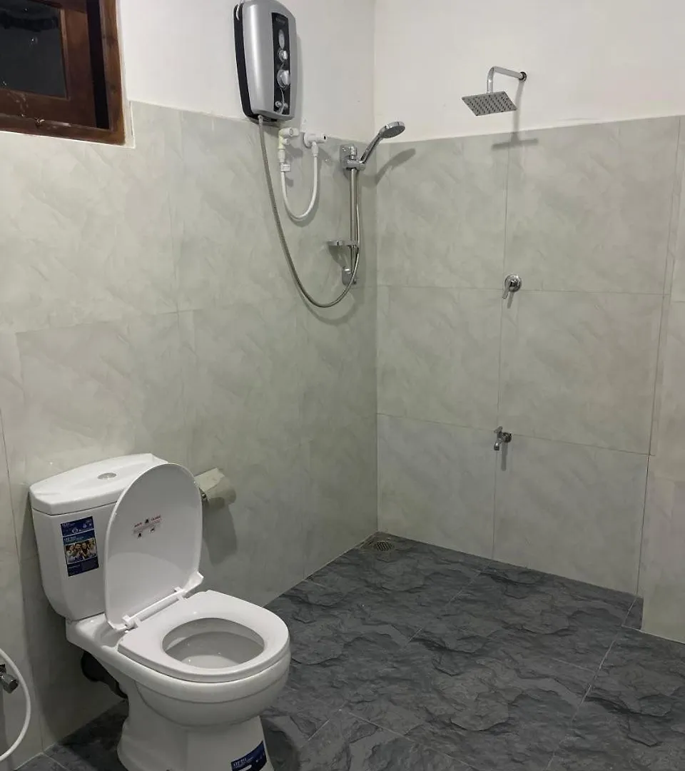 Golden Paradise Transit Hotel Katunayake Guest house