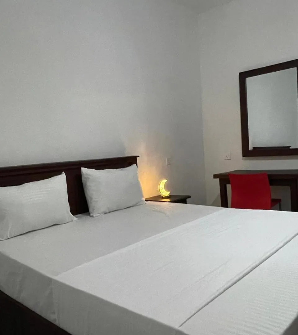 Guest house Golden Paradise Transit Hotel Katunayake