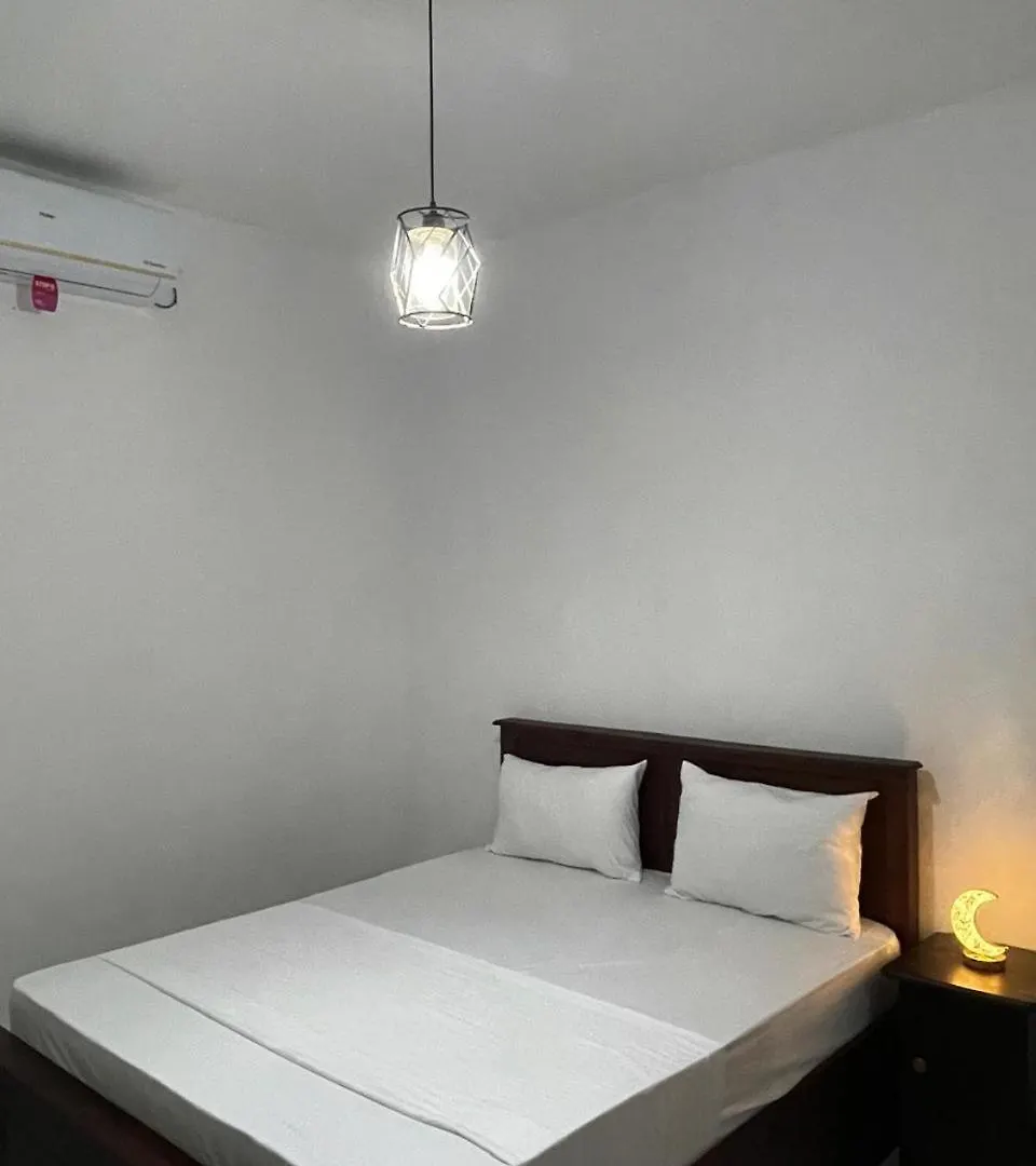 Guest house Golden Paradise Transit Hotel Katunayake