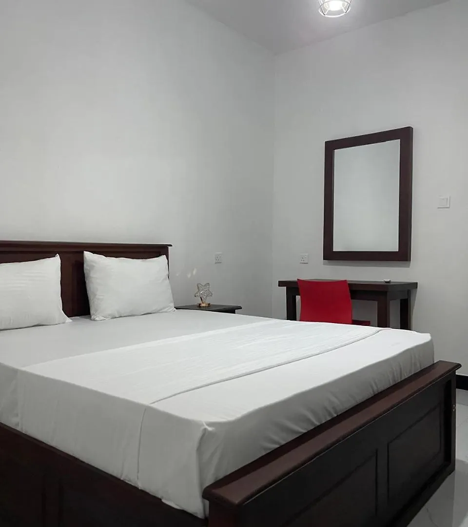 Guest house Golden Paradise Transit Hotel Katunayake